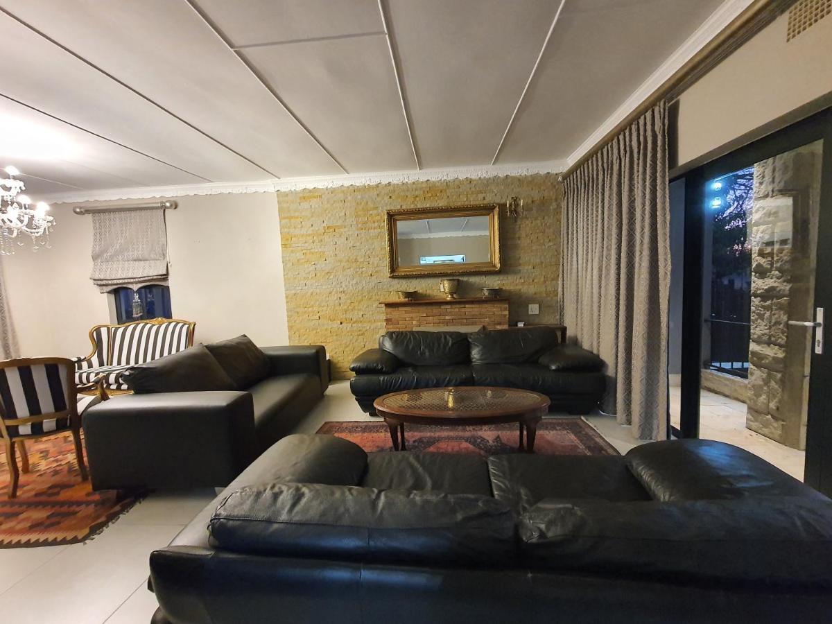 Le Grant Guesthhouse Aparthotel Kroonstad Kültér fotó
