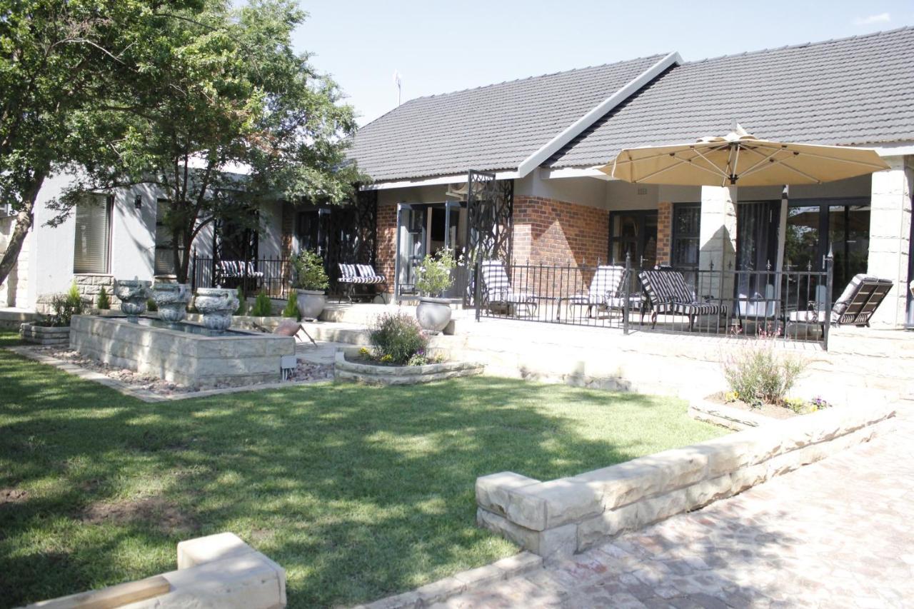 Le Grant Guesthhouse Aparthotel Kroonstad Kültér fotó
