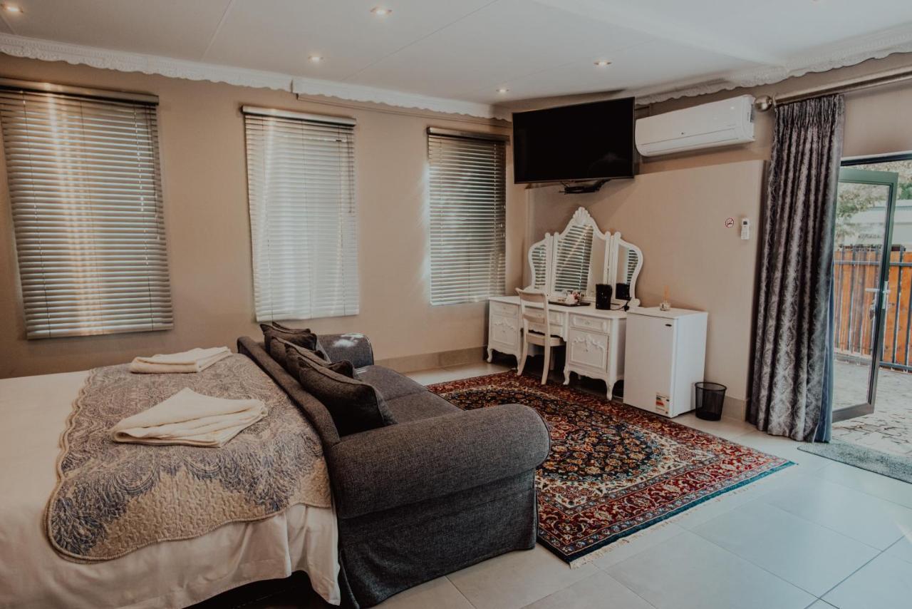 Le Grant Guesthhouse Aparthotel Kroonstad Kültér fotó