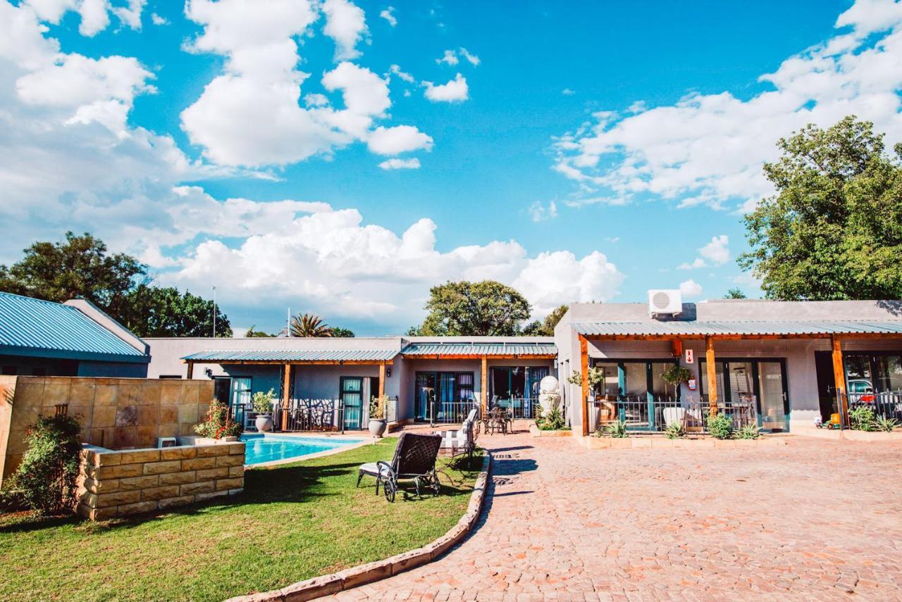 Le Grant Guesthhouse Aparthotel Kroonstad Kültér fotó