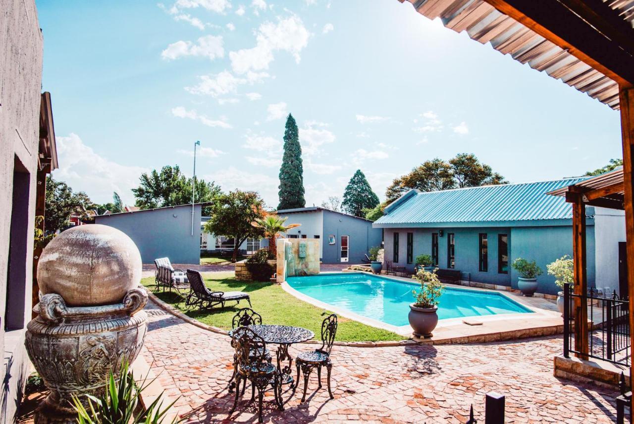 Le Grant Guesthhouse Aparthotel Kroonstad Kültér fotó